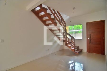Sala de casa de condomínio para alugar com 3 quartos, 124m² em Harmonia, Canoas