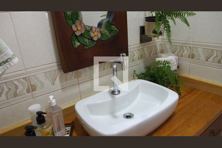 Casa de condomínio à venda com 600m², 4 quartos e 15 vagasLavabo