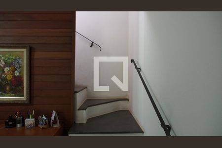 Casa de condomínio à venda com 600m², 4 quartos e 15 vagasEscada Sotao