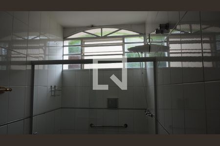 Casa de condomínio à venda com 600m², 4 quartos e 15 vagasBanheiro da Suíte