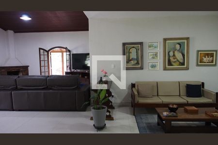 Casa de condomínio à venda com 600m², 4 quartos e 15 vagasSala
