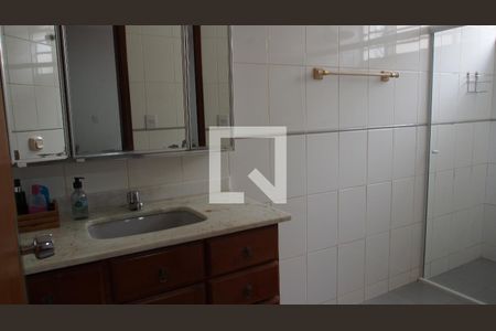 Casa de condomínio à venda com 600m², 4 quartos e 15 vagasBanheiro da Suíte