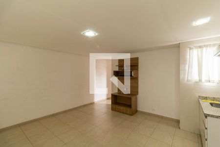 Sala e Cozinha Integrada de casa para alugar com 3 quartos, 70m² em Jardim Eliane, São Paulo