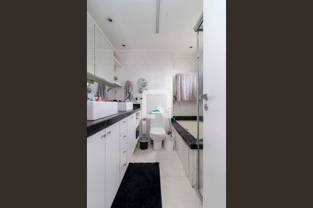 Apartamento à venda com 205m², 3 quartos e 4 vagasSuíte Principal - Banheiro