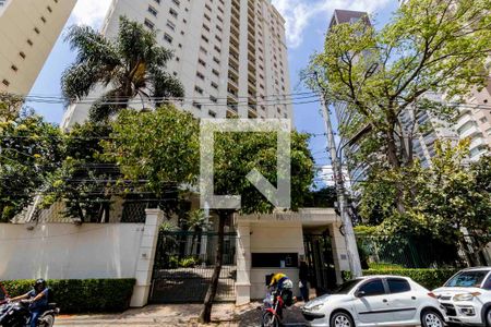 Apartamento à venda com 205m², 3 quartos e 4 vagasFachada