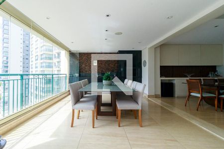 Apartamento à venda com 205m², 3 quartos e 4 vagasSala - Varanda