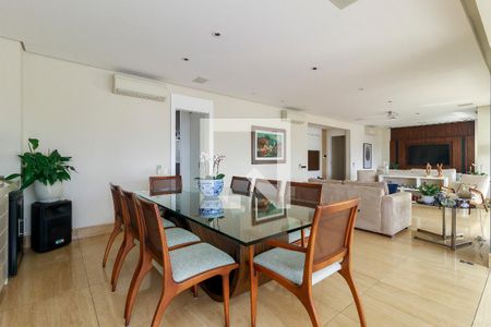 Apartamento à venda com 205m², 3 quartos e 4 vagasSala