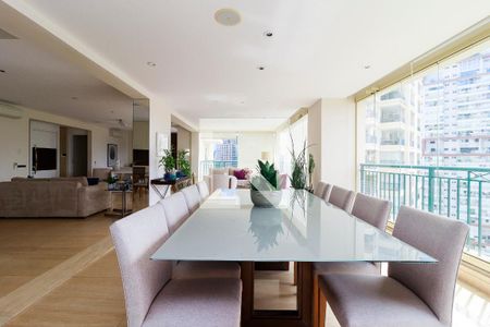 Apartamento à venda com 205m², 3 quartos e 4 vagasSala - Varanda