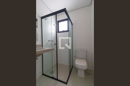 Casa de condomínio à venda com 130m², 3 quartos e 2 vagas Casa de condomínio à venda com 130m², 3 quartos e 2 vagasBanheiro da Suíte 01