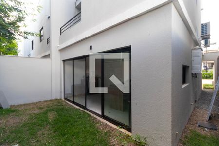 Casa de condomínio à venda com 130m², 3 quartos e 2 vagas Casa de condomínio à venda com 130m², 3 quartos e 2 vagasQuintal