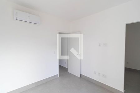 Casa de condomínio à venda com 130m², 3 quartos e 2 vagas Casa de condomínio à venda com 130m², 3 quartos e 2 vagasSuíte 03