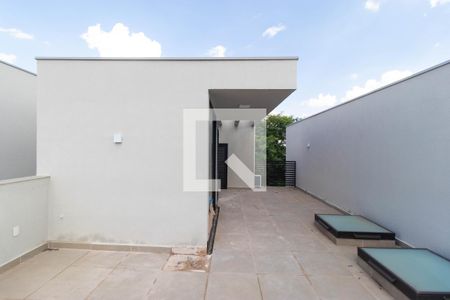 Casa de condomínio à venda com 130m², 3 quartos e 2 vagas Casa de condomínio à venda com 130m², 3 quartos e 2 vagasTerraço