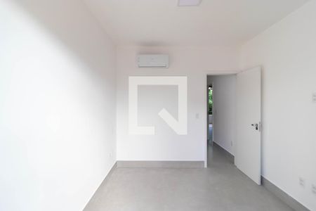 Casa de condomínio à venda com 130m², 3 quartos e 2 vagas Casa de condomínio à venda com 130m², 3 quartos e 2 vagasSuíte 03