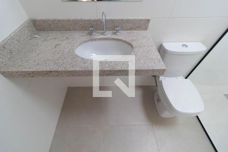 Casa de condomínio à venda com 130m², 3 quartos e 2 vagas Casa de condomínio à venda com 130m², 3 quartos e 2 vagasBanheiro da Suíte 03