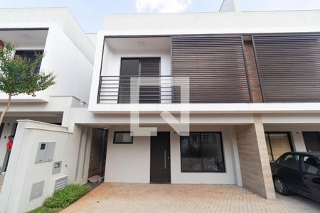Casa de condomínio à venda com 130m², 3 quartos e 2 vagas Casa de condomínio à venda com 130m², 3 quartos e 2 vagasFachada da Casa