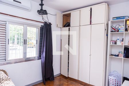 Casa à venda com 333m², 5 quartos e 2 vagasCasa 2 - Quarto 1