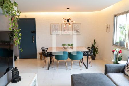 Apartamento à venda com 110m², 3 quartos e 2 vagas Apartamento à venda com 110m², 3 quartos e 2 vagasSala