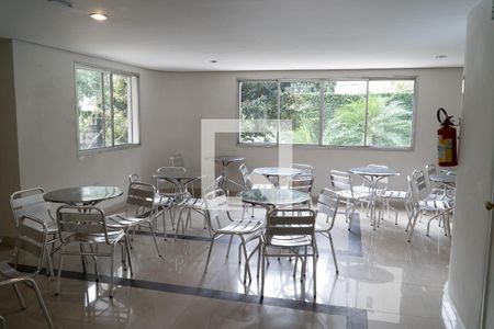 Apartamento à venda com 110m², 3 quartos e 2 vagas Apartamento à venda com 110m², 3 quartos e 2 vagasÁrea comum - Salão de festas