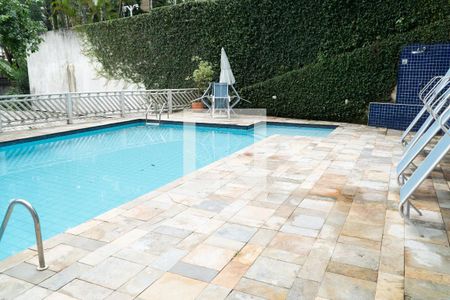 Apartamento à venda com 110m², 3 quartos e 2 vagas Apartamento à venda com 110m², 3 quartos e 2 vagasÁrea comum - Piscina