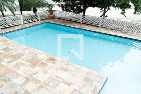 Apartamento à venda com 110m², 3 quartos e 2 vagas Apartamento à venda com 110m², 3 quartos e 2 vagasÁrea comum - Piscina
