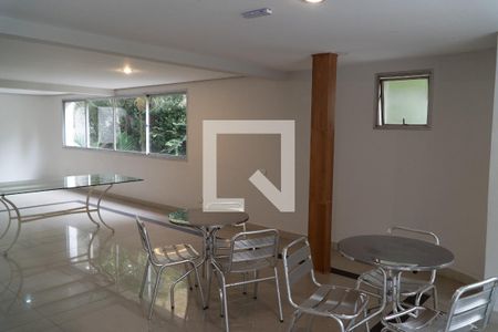 Apartamento à venda com 110m², 3 quartos e 2 vagas Apartamento à venda com 110m², 3 quartos e 2 vagasÁrea comum - Salão de festas