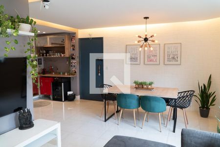 Apartamento à venda com 110m², 3 quartos e 2 vagas Apartamento à venda com 110m², 3 quartos e 2 vagasSala