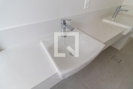 Apartamento à venda com 263m², 4 quartos e 6 vagasBanheiro da Suíte Principal