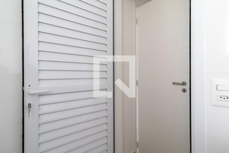 Apartamento à venda com 263m², 4 quartos e 6 vagasBanheiro de Serviço