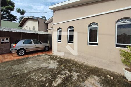 Casa à venda com 300m², 3 quartos e 4 vagasQuintal - Garagem