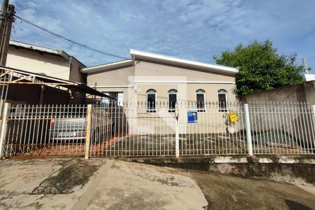 Casa à venda com 300m², 3 quartos e 4 vagasFachada