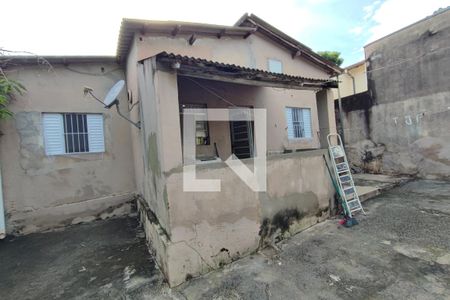 Casa à venda com 300m², 3 quartos e 4 vagasQuintal