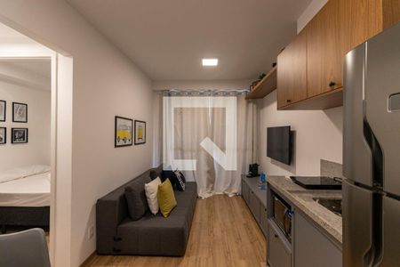 Sala e Cozinha de kitnet/studio para alugar com 1 quarto, 32m² em Indianópolis, São Paulo