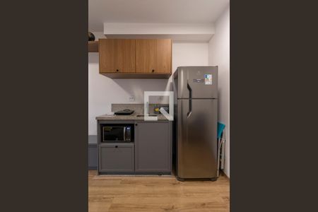 Sala e Cozinha de kitnet/studio para alugar com 1 quarto, 32m² em Indianópolis, São Paulo