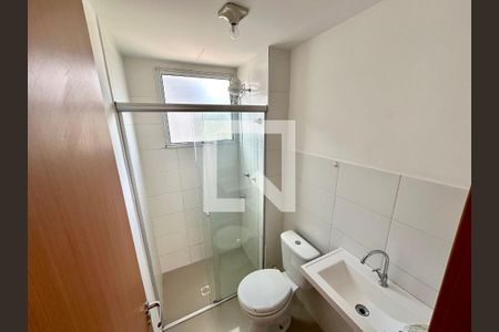 Banheiro de apartamento para alugar com 2 quartos, 45m² em Vila Nova, Porto Alegre