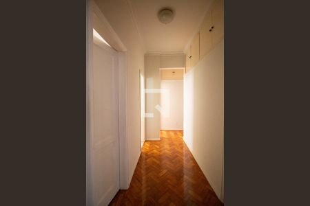 Apartamento à venda com 190m², 4 quartos e 1 vaga Apartamento à venda com 190m², 4 quartos e 1 vagaBanheiro social 2 - corredor de acesso aos dormitórios