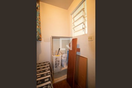 Apartamento à venda com 190m², 4 quartos e 1 vaga Apartamento à venda com 190m², 4 quartos e 1 vagaQuarto da Área de serviço