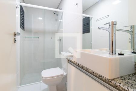 Banheiro Social de apartamento para alugar com 1 quarto, 30m² em Água Verde, Curitiba