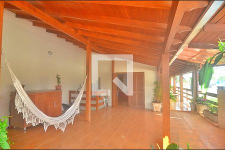 Casa à venda com 340m², 3 quartos e 6 vagas Casa à venda com 340m², 3 quartos e 6 vagasVaranda