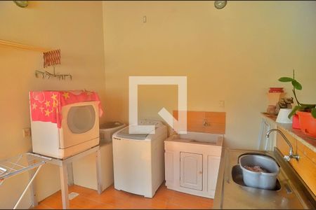 Casa à venda com 340m², 3 quartos e 6 vagas Casa à venda com 340m², 3 quartos e 6 vagasÁrea de Serviço