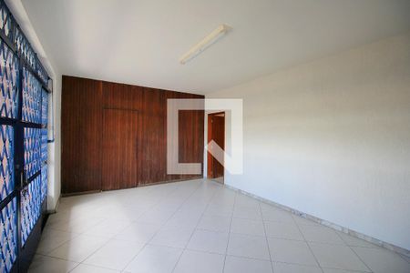 Casa à venda com 445m², 4 quartos e 6 vagasSala