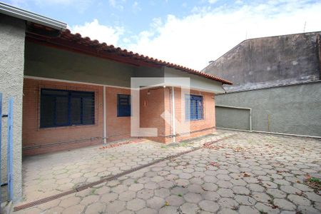 Casa à venda com 445m², 4 quartos e 6 vagasQuintal fundos