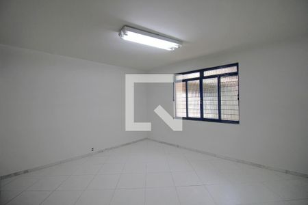 Casa à venda com 445m², 4 quartos e 6 vagasQuarto 2