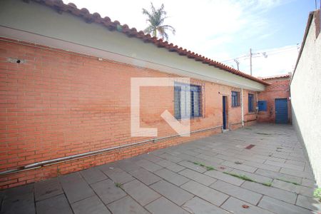 Casa à venda com 445m², 4 quartos e 6 vagasVaranda lateral