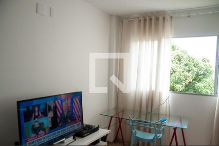 Sala de apartamento à venda com 2 quartos, 47m² em Indaiá, Belo Horizonte