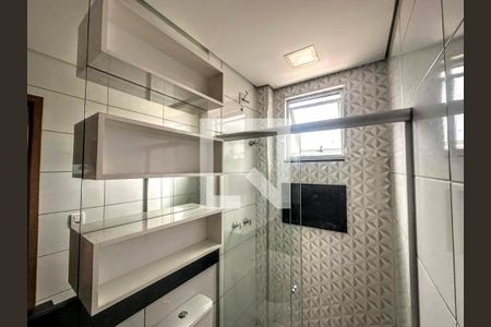 Banheiro  de apartamento à venda com 3 quartos, 90m² em Bairro da Glória, Contagem