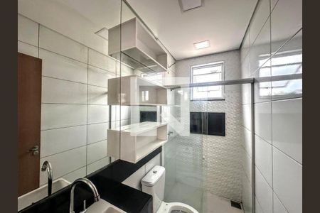 Banheiro  de apartamento à venda com 3 quartos, 90m² em Bairro da Glória, Contagem