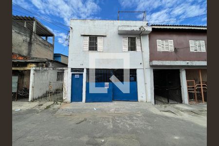 Casa para alugar com 60m², 3 quartos e 2 vagas Casa para alugar com 60m², 3 quartos e 2 vagasFachada+Plaquinha