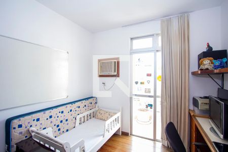 Apartamento à venda com 250m², 4 quartos e 2 vagasQuarto 2