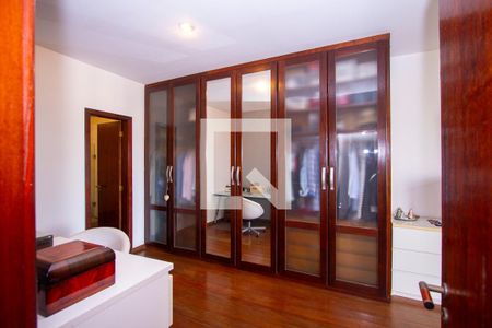 Apartamento à venda com 250m², 4 quartos e 2 vagasSuíte 1