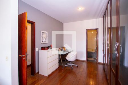 Apartamento à venda com 250m², 4 quartos e 2 vagasSuíte 1